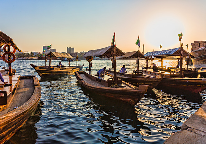 美しいドバイ・クリークの船着場